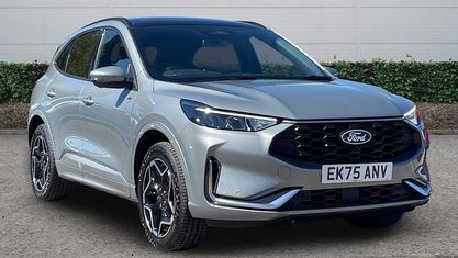Usado Ford Kuga ST-Line X 242 HP (177 kW) 2025 Prateado SUV