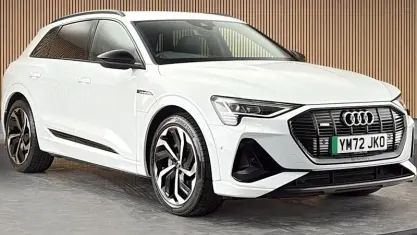 Used Audi e-tron Black Edition 230 kW (313 HP) 2022 Glacier white metallic/glacier white metallic SUV