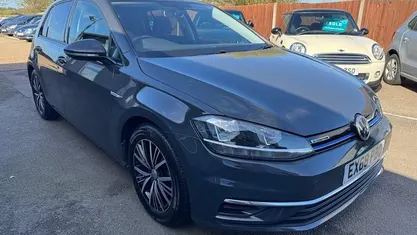 Used VW Golf VII SE 131 HP (96 kW) 2018 Hatchback