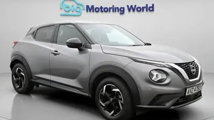 Usado Nissan Juke N-Connecta 114 CV (83 kW) 2023 Gris SUV