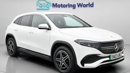 Begagnad Mercedes EQA250+ AMG line 139 kW (190 HK) 2023 Vit SUV