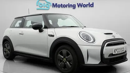 Used Mini Cooper Level 1 135 kW (184 HP) 2023 Hatchback