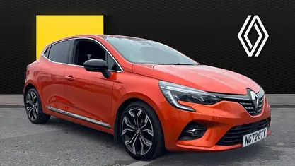 Used Renault Clio V Techno 90 HP (66 kW) 2023 Orange Hatchback