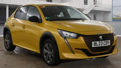 Used Peugeot e-208 Allure+ 100 kW (136 HP) 2023 Yellow Hatchback