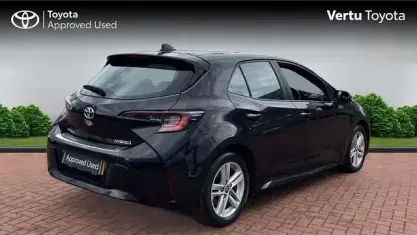 Używany Toyota Corolla 122 KM (89 kW) 2022 Czarny Hatchback