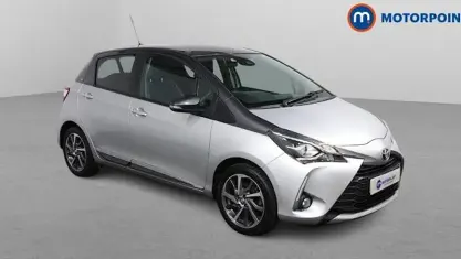 Usado Toyota Yaris 111 HP (81 kW) 2019 Prateado Citadino