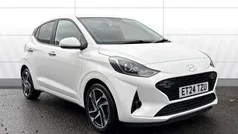 White Used 2024 Hyundai i10 Premium Hatchback | £14,987 (Fair price)