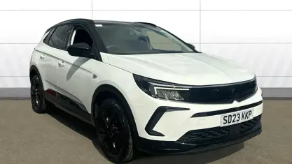Used Vauxhall Grandland X 131 HP (96 kW) 2023 White SUV