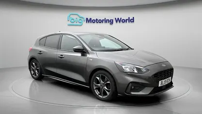 Used Ford Focus ST-Line 125 HP (91 kW) 2019 Grey Hatchback