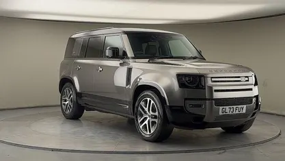 Used Land Rover Defender SE Dynamic 300 HP (220 kW) 2023 Silicon silver SUV