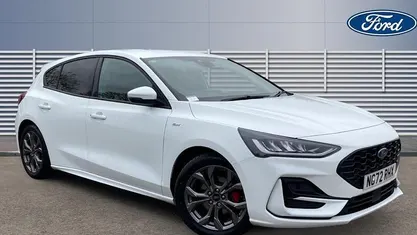 Used Ford Focus ST-Line 125 HP (91 kW) 2023 White Hatchback