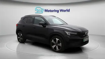 Black Used 2022 Volvo XC40 Core SUV | £20,100 (Fair price)