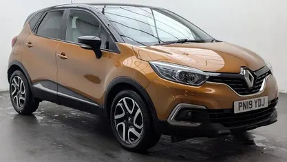 Orange/black Used 2019 Renault Captur Iconic SUV | £10,650 (Fair price)