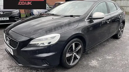 Used Volvo V40 R-Design 122 HP (89 kW) 2019 Hatchback