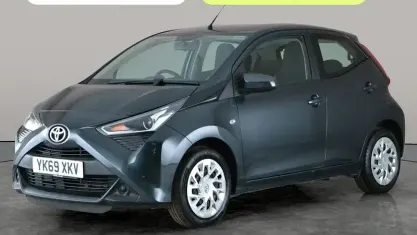 Used Toyota Aygo X-play 72 HP (52 kW) 2020 Hatchback