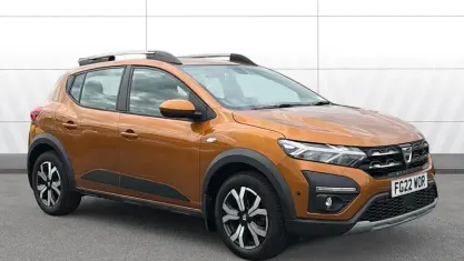 Używany Dacia Sandero Prestige 91 KM (66 kW) 2022 Pomarańczowy Hatchback