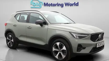 Used Volvo XC40 Plus 197 HP (144 kW) 2025 Green SUV