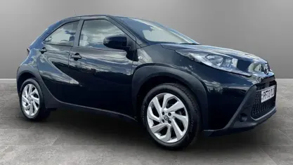 Used Toyota Aygo X PURE 72 HP (52 kW) 2023 Black SUV