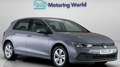 Usado VW Golf VIII S 116 HP (85 kW) 2023 Cinzento Citadino