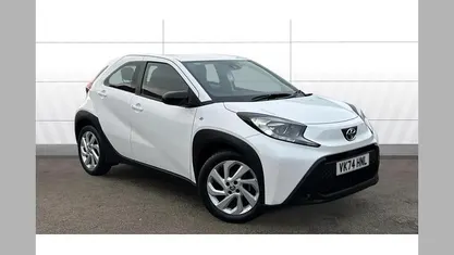 Used Toyota Aygo X PURE 72 HP (52 kW) 2024 SUV