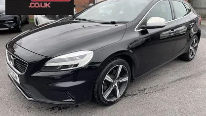 Used Volvo V40 R-Design 122 HP (89 kW) 2019 Hatchback