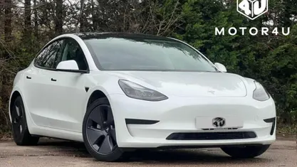White Used 2022 Tesla Model 3 RWD Sedan | £14,990 (Fair price)