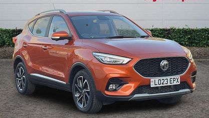 Używany MG ZS Exclusive 111 KM (81 kW) 2023 Pomarańczowy SUV