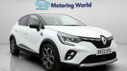 Second-hand Renault Captur Techno 143 CP (105 kW) 2023 Alb SUV