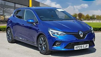 Used Renault Clio Version S 101 HP (74 kW) 2020 Blue Hatchback