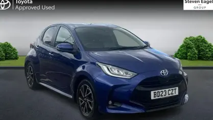 Used Toyota Yaris Design 116 HP (85 kW) 2023 Blue Hatchback
