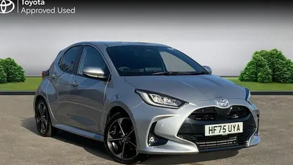 Used Toyota Yaris Hybrid 131 HP (96 kW) 2025 Silver Hatchback