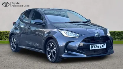 Używany Toyota Yaris Hybrid Design 116 KM (85 kW) 2025 Szary Hatchback