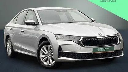 Brilliant silver metallic Used 2024 Skoda Octavia SE Technology Hatchback | £19,495 (Fair price)