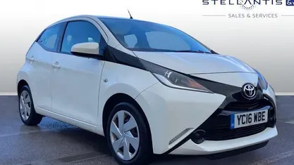 Used Toyota Aygo X-play 69 HP (50 kW) 2018 Hatchback