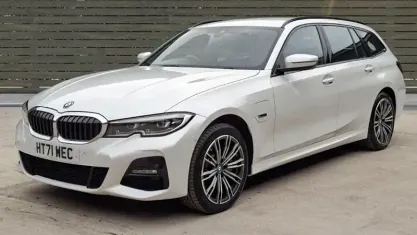 Used BMW 330e M Sport 292 HP (214 kW) 2022 White Estate