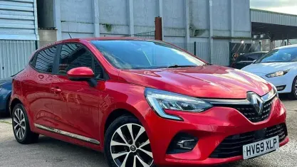 Używany Renault Clio V Iconic 101 KM (74 kW) 2020 Hatchback