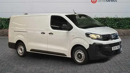 Used Vauxhall Vivaro 145 HP (106 kW) 2024 White MPV