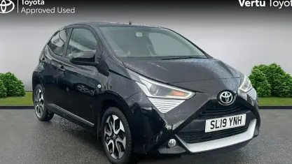 Gebraucht Toyota Aygo X-plore 72 PS (52 kW) 2019 Schwarz Kleinwagen