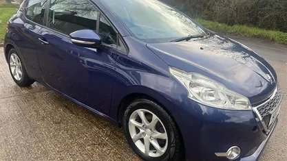Used Peugeot 208 Active 82 HP (60 kW) 2014 Hatchback