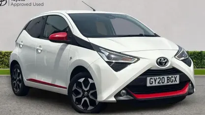 Used Toyota Aygo Trend 72 HP (52 kW) 2020 White flash Hatchback