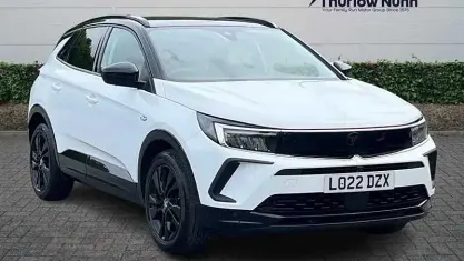 Used Vauxhall Grandland X GS Line 131 HP (96 kW) 2022 White SUV