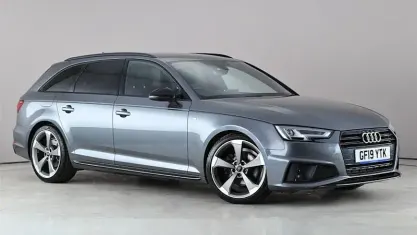 Usado Audi A4 Black Edition 190 HP (139 kW) 2019 Cinzento Carrinha