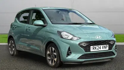 Used Hyundai i10 Advanced 67 HP (49 kW) 2024 Green Hatchback