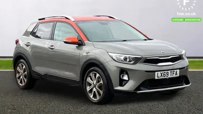 Usado Kia Stonic Advance 120 HP (88 kW) 2019 Cinzento SUV
