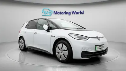 White Used 2022 VW ID.3 Pro Performance Hatchback | £16,000 (Fair price)