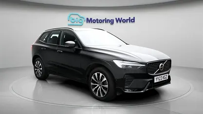 Begagnad Volvo XC60 Plus 197 HK (144 kW) 2022 Svart SUV