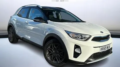 Used 2020 Kia Stonic SUV | £13,999 (Fair price)