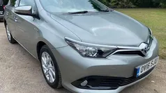 Grey Used 2016 Toyota Auris Hybrid Hatchback | £8,488 (Fair price)