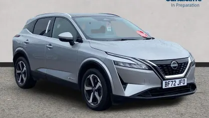 Używany Nissan Qashqai N-Connecta 190 KM (139 kW) 2022 Srebrny SUV