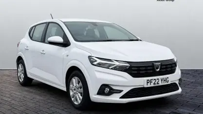 Used Dacia Sandero Comfort 91 HP (66 kW) 2022 White Hatchback